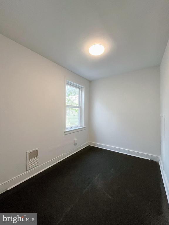 Building Photo - 3058 Amber St