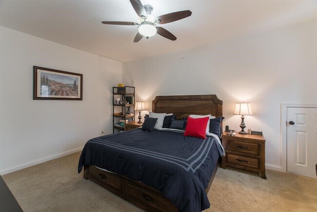 Building Photo - 6 W Monteagle Cir