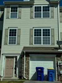 Building Photo - Coming Soon - Spacious 3 Bedroom, 2.5 Bath...