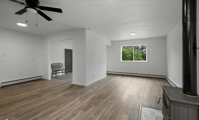 Building Photo - Incredible Mountain View home!