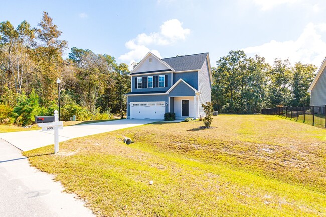 Building Photo - MOVE-IN READY $300 off first month