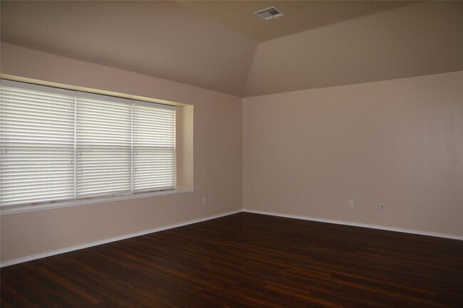 Building Photo - 905 Renita Way