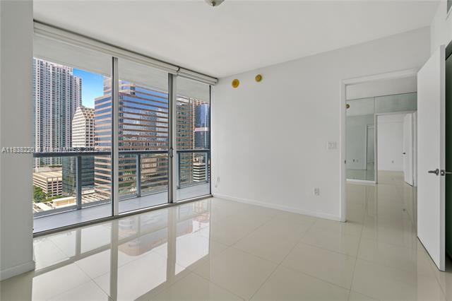 Building Photo - 495 Brickell Ave