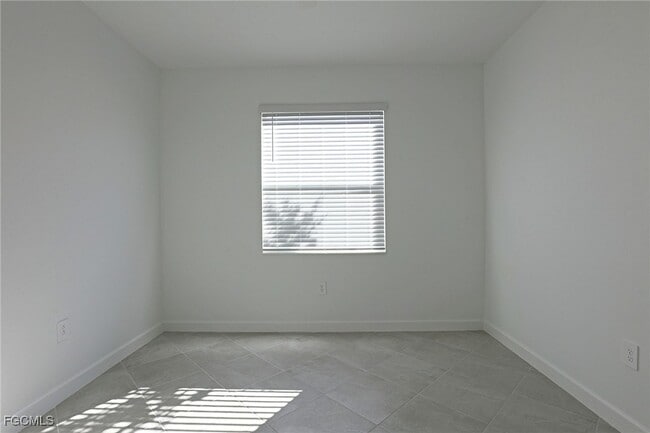 Building Photo - 20665 Hazelnut Ct