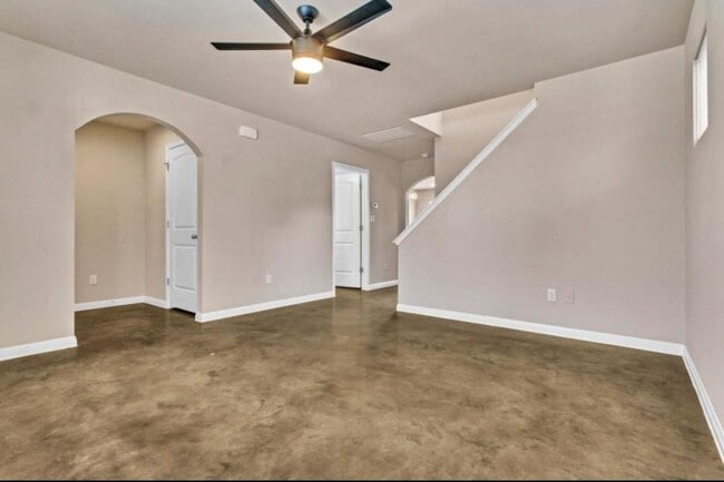 Building Photo - 4611 Graceful Ln