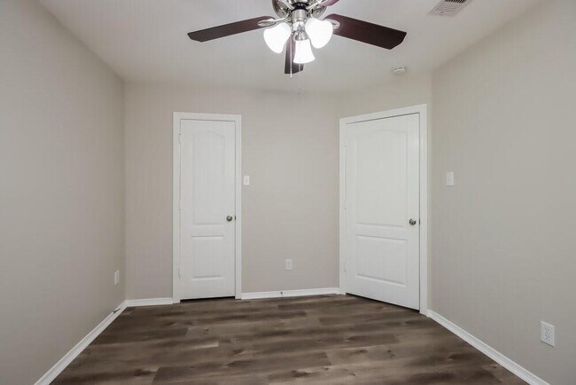 Building Photo - 1089 Shadow Glenn Dr