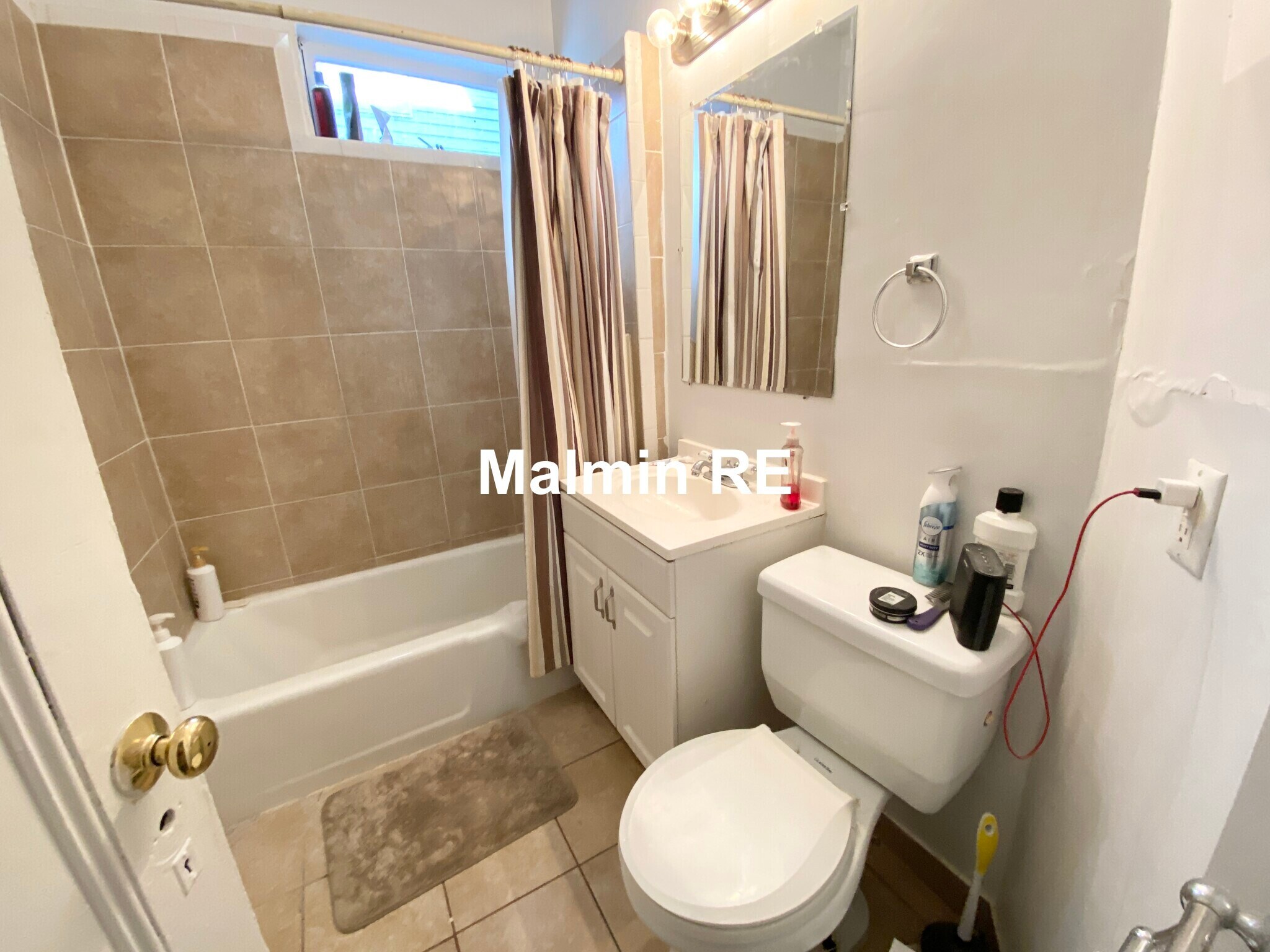 Building Photo - 55 Hillside St