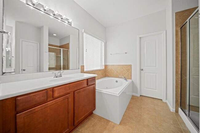 Building Photo - 1055 Forest Haven Ct
