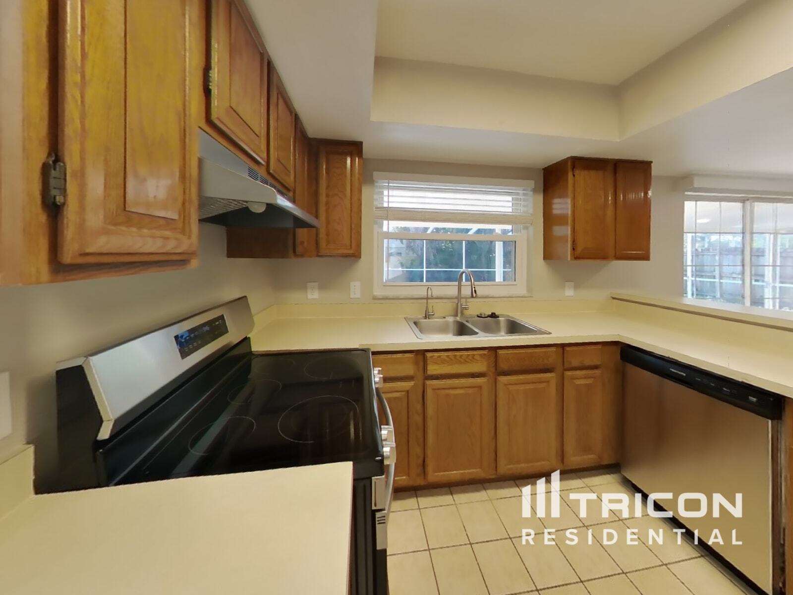Building Photo - 2609 Crestfield Dr