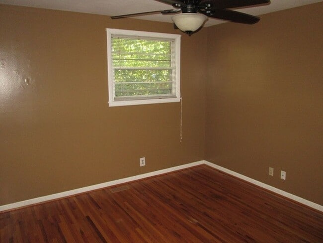 Building Photo - One level living!