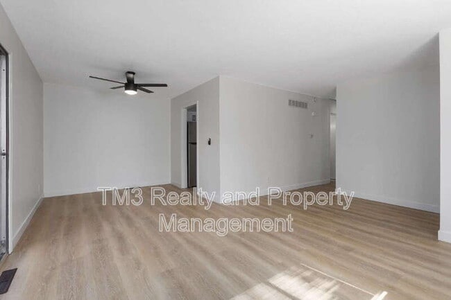 Building Photo - 8423 Kessler St