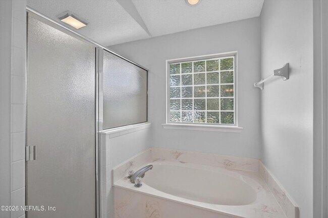 Building Photo - 2480 Ridge Will Dr