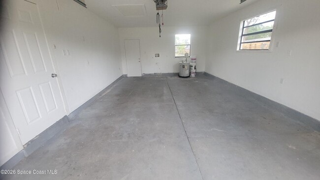 Building Photo - 737 Geoffrey Ave SW