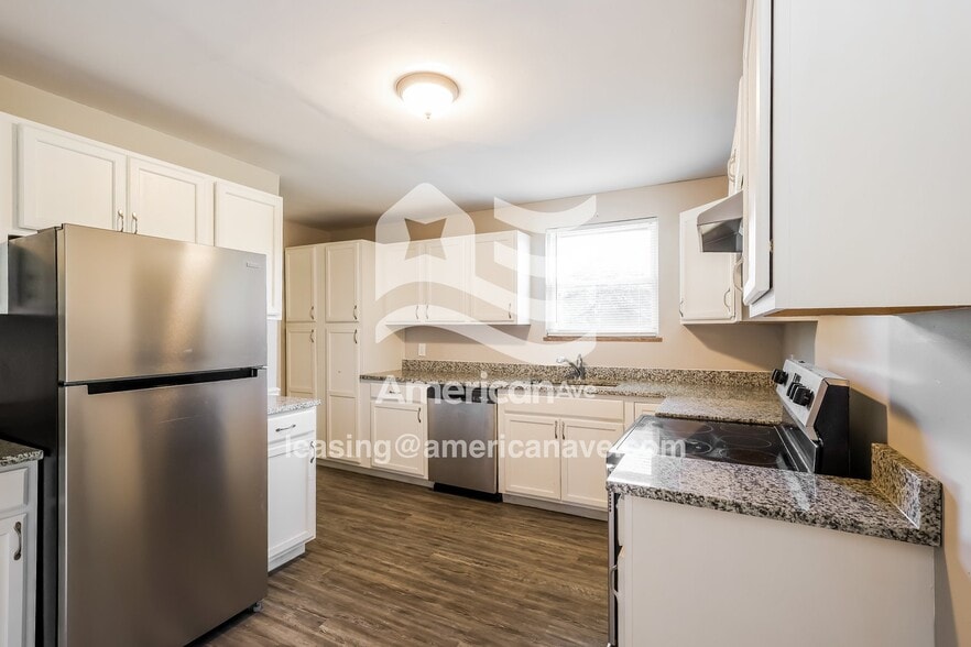 Building Photo - 9448 Beech Dr