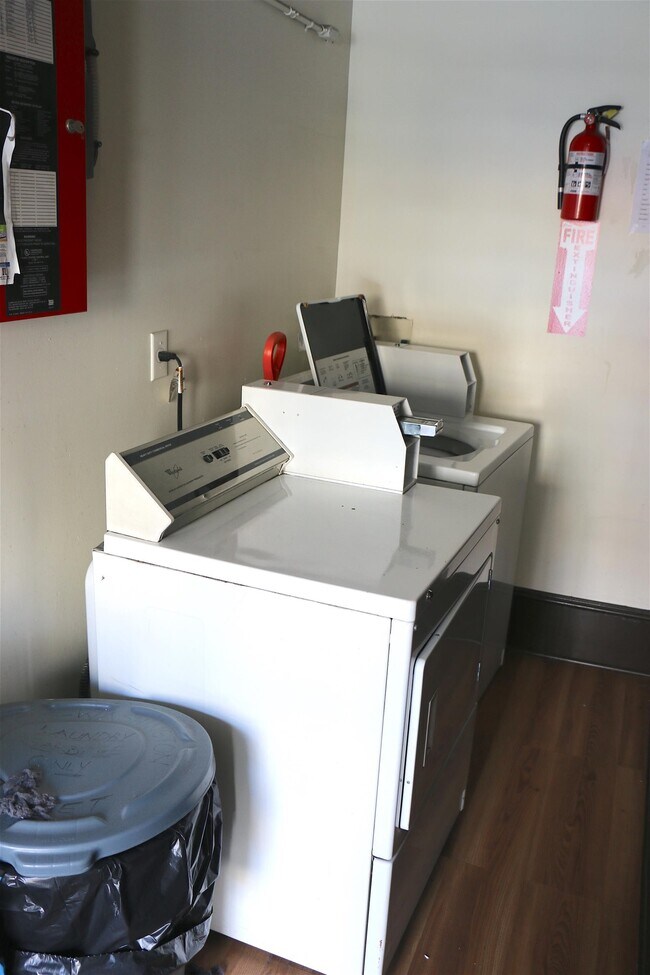 Building Photo - 405 Washington St