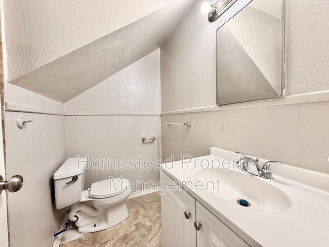 Building Photo - 1132 SW 61st St