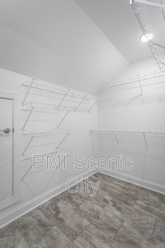 Building Photo - 2631 Rogers Dr SE