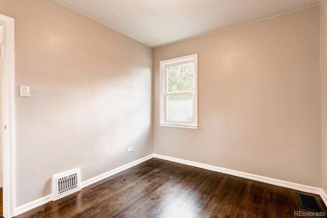 Building Photo - Beautiful Brick Bungalow near Denver Zoo and the Museum of Nature and Science!