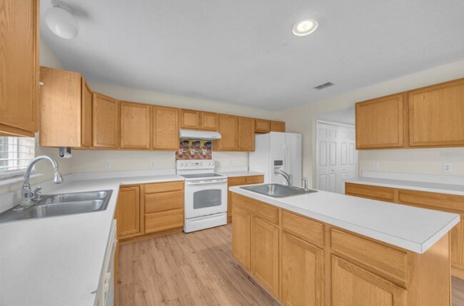 Building Photo - 1703 Alhambra Crest Dr
