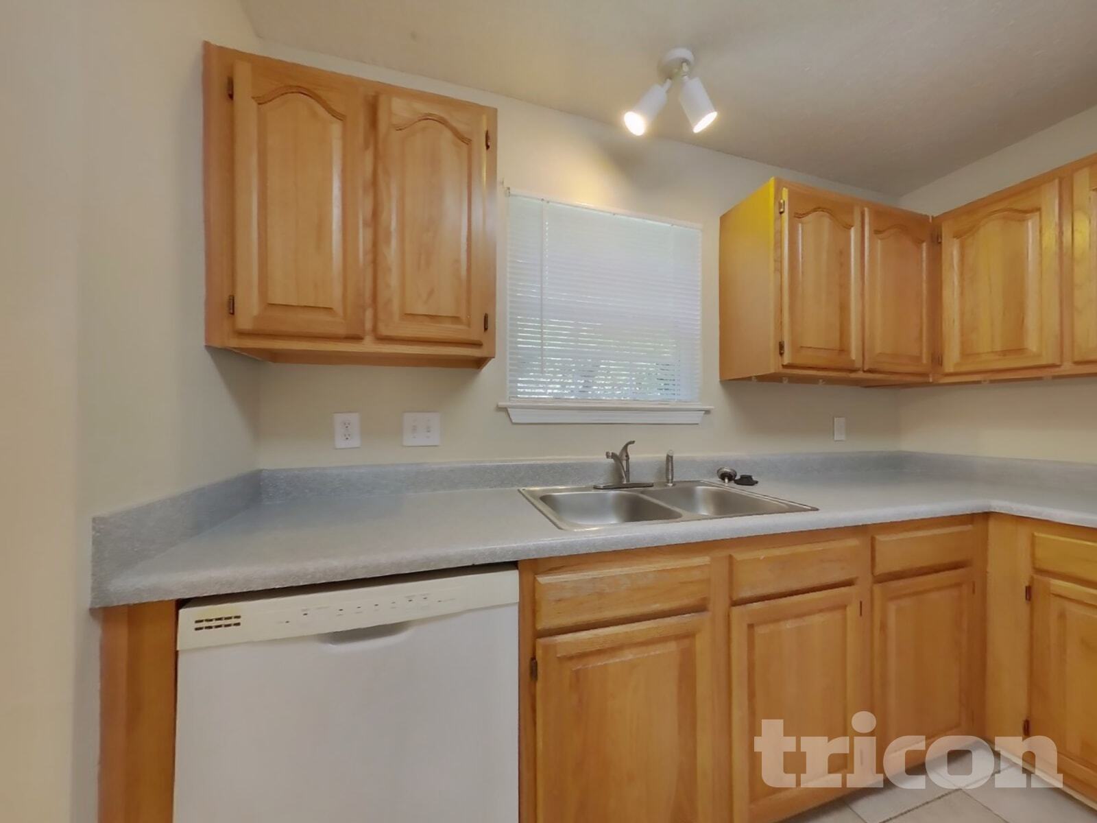 Building Photo - 3853 Sunview Dr NW