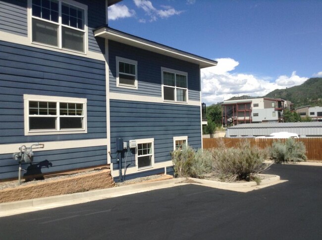 Building Photo - 3134 East Animas Village Dr
