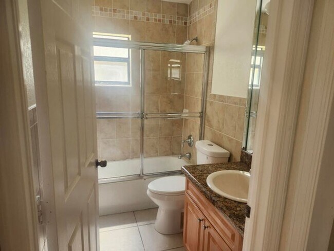 Building Photo - 3813 Coral Tree Cir