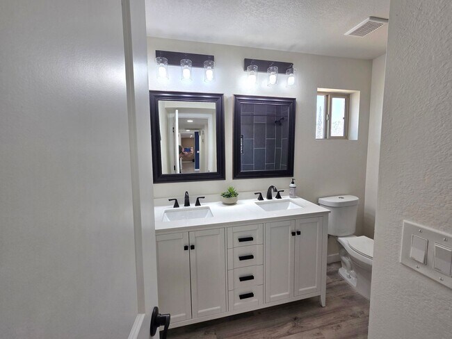Building Photo - Beautiful 3 bedroom / 2 bath in Scottsdale!