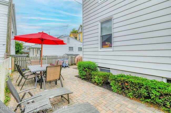 Building Photo - 82 Franklin Ave