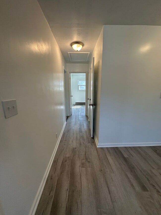 Building Photo - Spacious house in Brookville school distri...