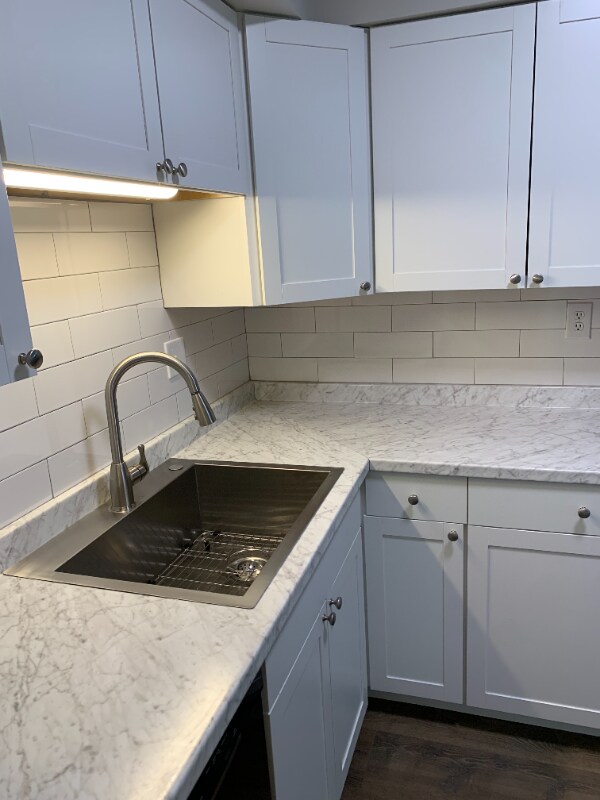 Building Photo - 2 W Academy Dr