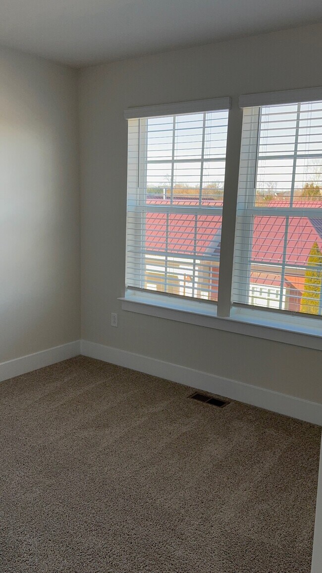 Building Photo - 1802 Blythe Way