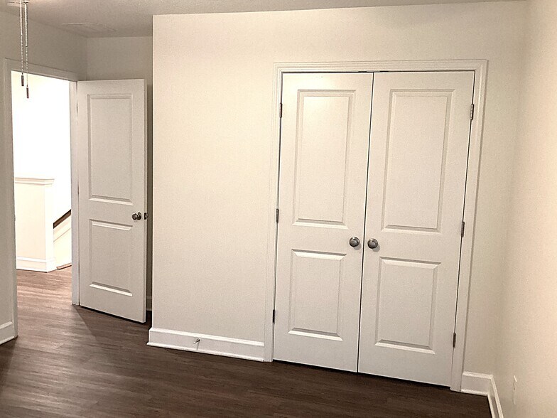 Building Photo - 1807 Silver Point