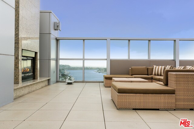 Building Photo - 13700 Marina Pointe Dr