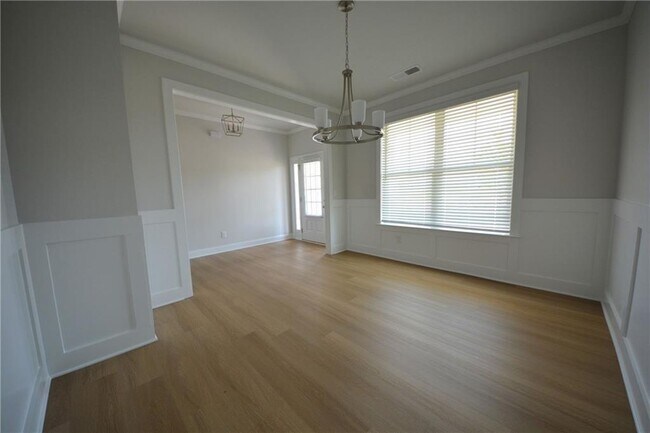 Building Photo - 547 Hellen Vly Dr