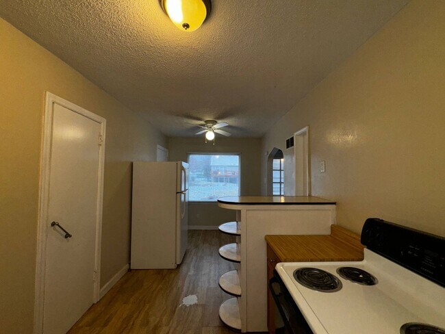 Building Photo - 3401 S Arlington Ave