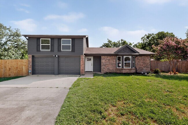 Building Photo - Newly Renovated Home In Watauga Ready To Be Yours!!!!