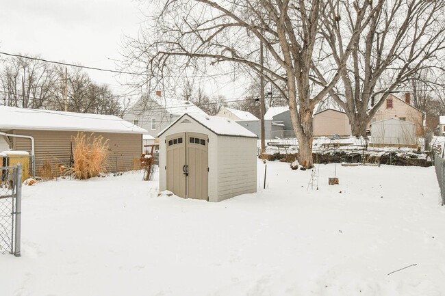 Building Photo - Charming Home in Central Sioux Falls with ...