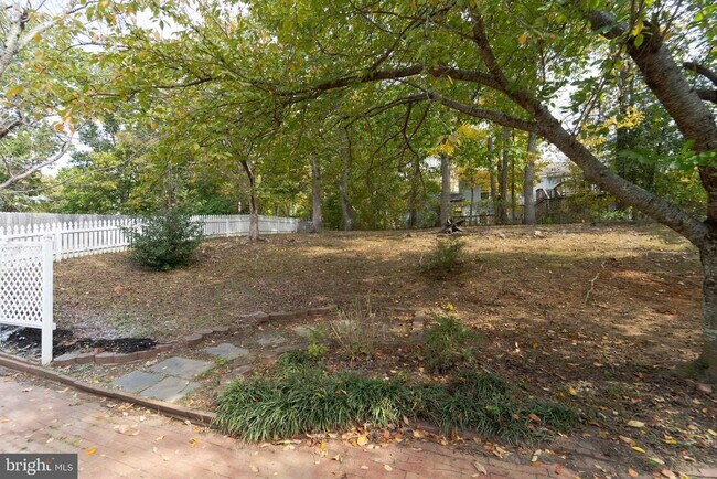 Building Photo - 3244 Titanic Dr