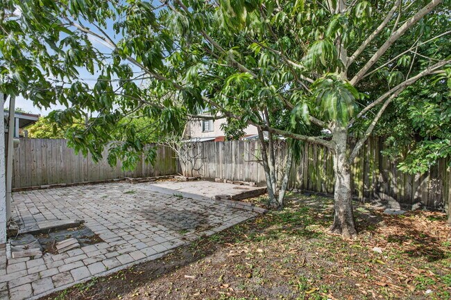 Building Photo - 7599 NW 73rd Terrace