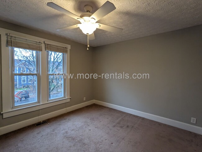 Building Photo - 404-406-406 E Deshler Ave