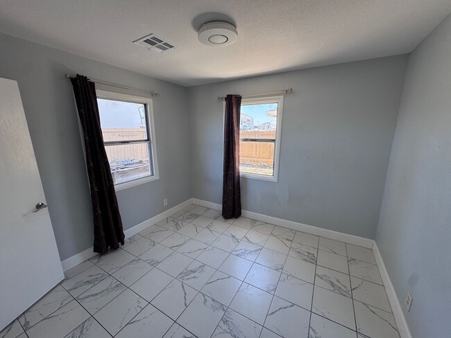 Building Photo - Rare waterfront rental home opportunity at the blue sky Marina in Antioch!