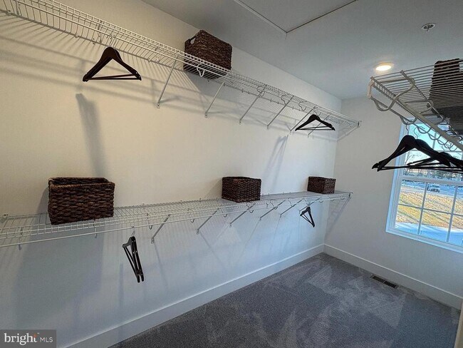 Building Photo - 1744 Water Xing Rd