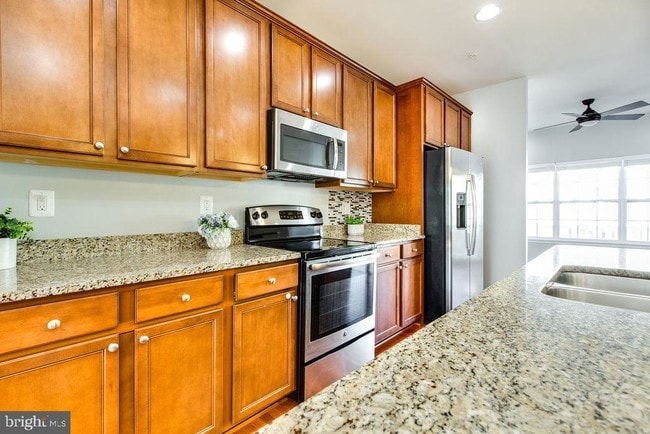 Building Photo - 7831 River Rock Way