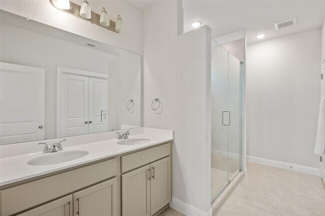 Building Photo - 1012 Legend Milton Ln