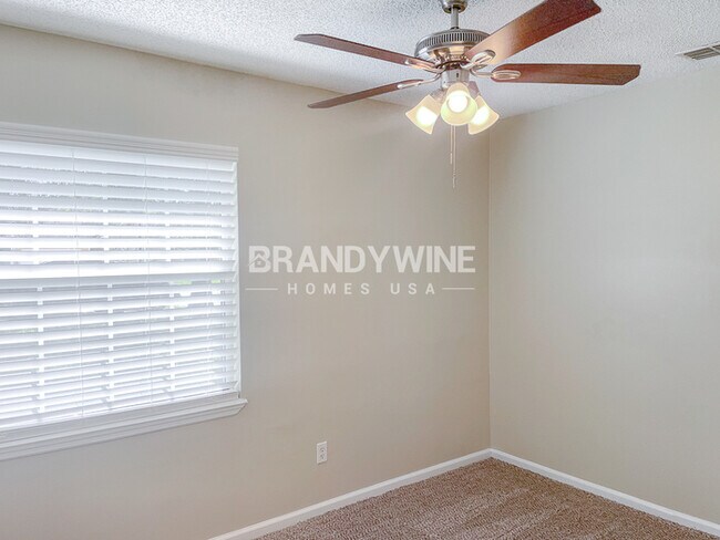 Building Photo - 1  MONTH FREE RENT- CALL TODAY TO SAVE