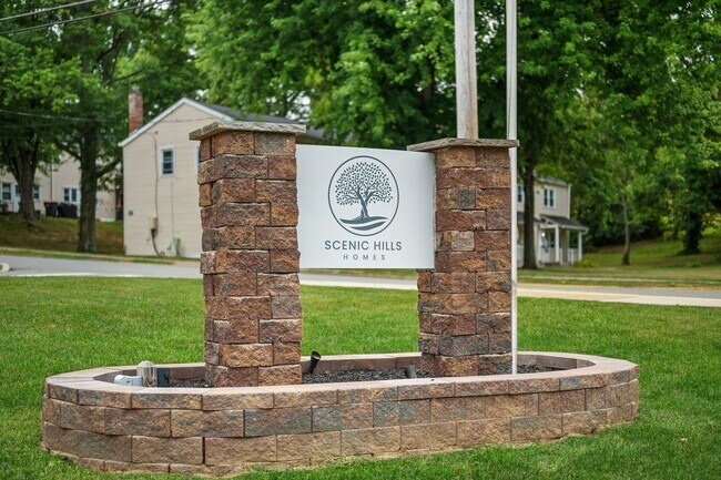 Building Photo - 3 Bedroom Townhouse in Midland, PA!! Apply...