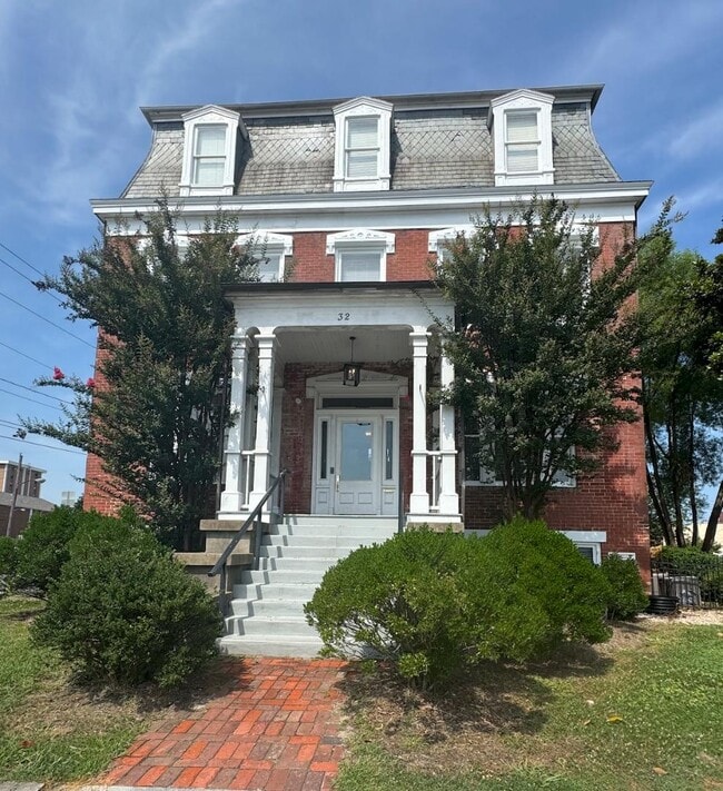 Building Photo - 32 S Adams St