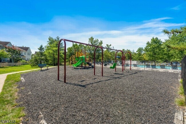 Building Photo - 15 Faxon Dr