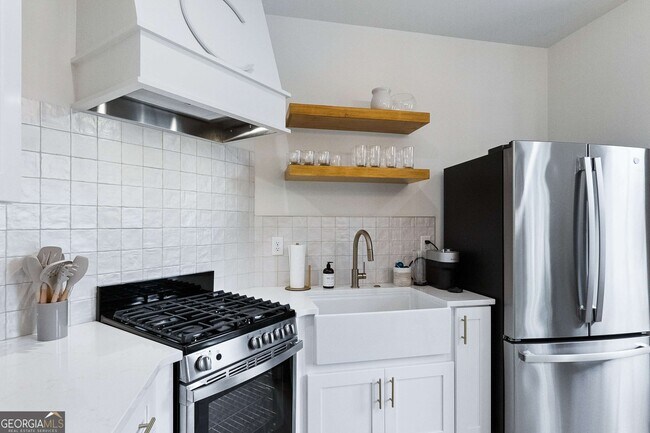 Building Photo - 11 Bourbon St