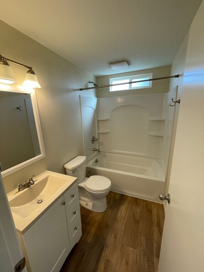 Building Photo - GEAR UP FOR SUMMER WITH YOUR AC AND BALCONY!